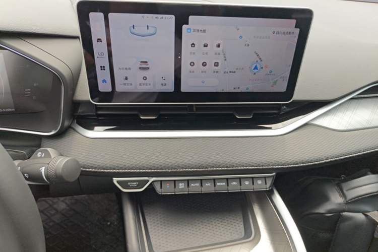 Used Geely Auto Preface 2023 2.0TD Luxury Version Audio And AC Panel