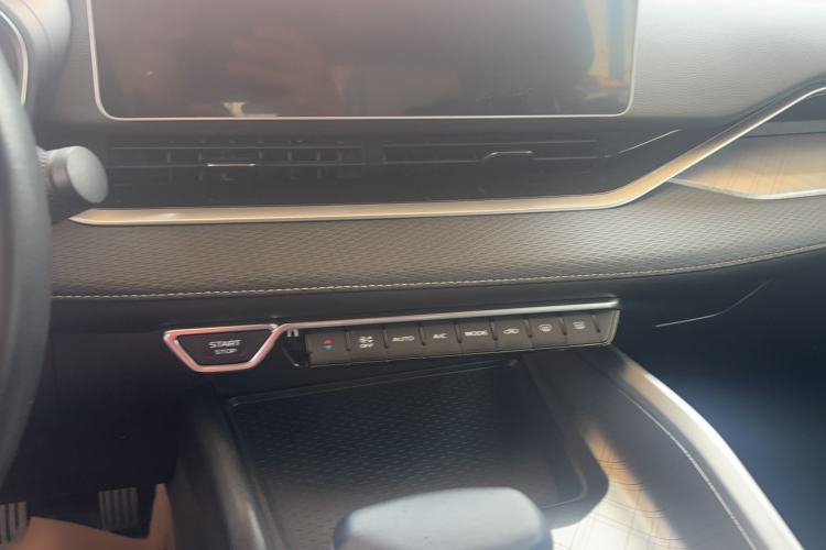 Used Geely Auto Preface 2023 2.0TD Luxury Version Audio And AC Panel