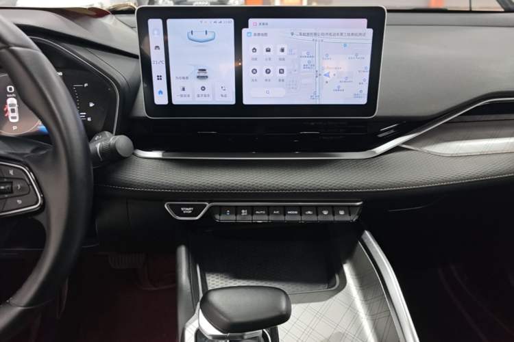 Used Geely Auto Preface 2023 2.0TD Luxury Version Audio And AC Panel