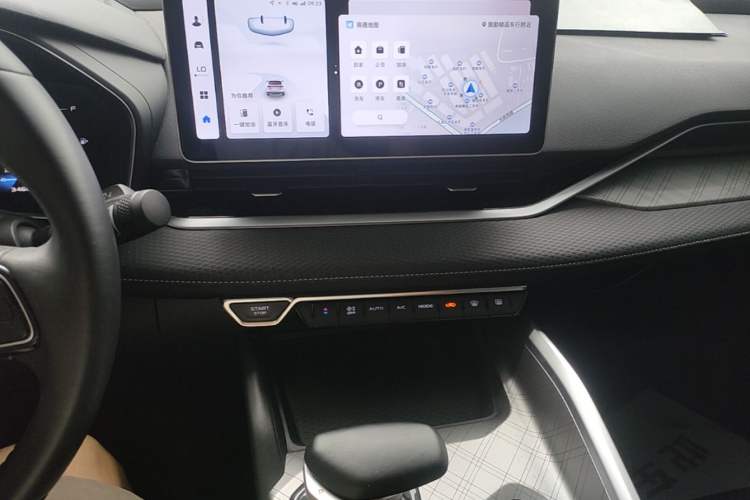 Used Geely Auto Preface 2023 2.0TD Luxury Version Audio And AC Panel