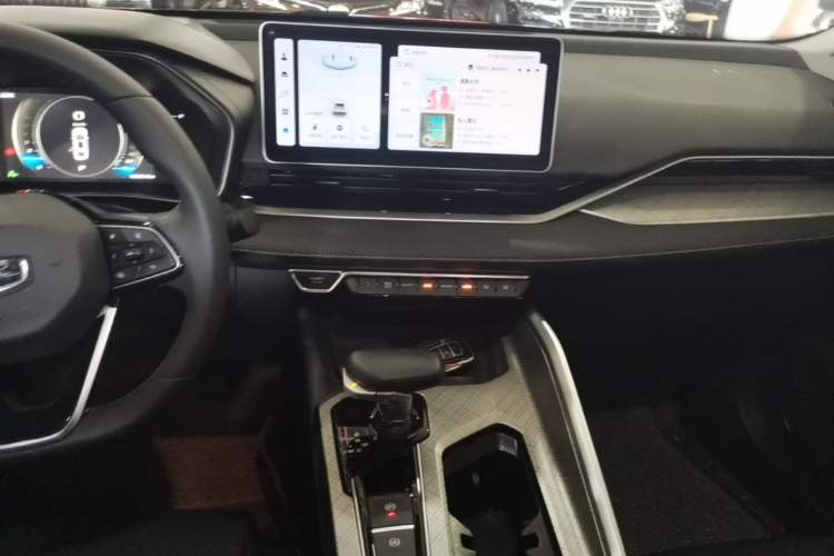 Used Geely Auto Preface 2023 2.0TD Luxury Version Audio And AC Panel