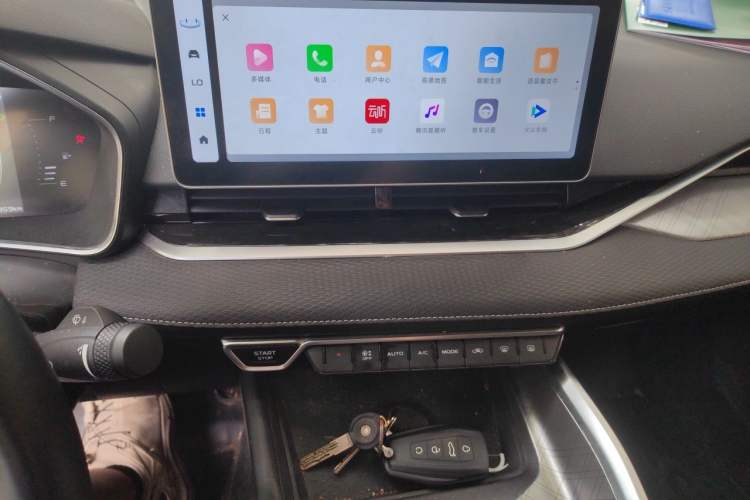 Used Geely Auto Preface 2023 2.0TD Luxury Version Audio And AC Panel