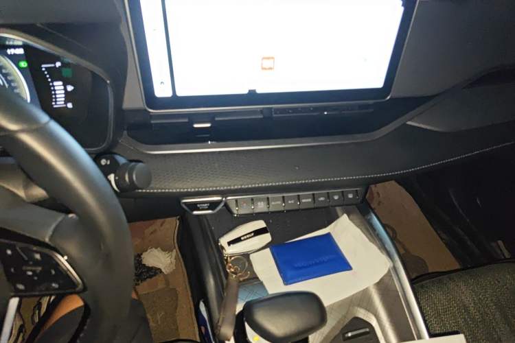 Used Geely Auto Preface 2023 2.0TD Luxury Version Audio And AC Panel
