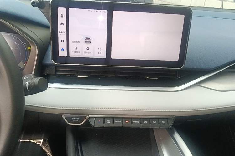 Used Geely Auto Preface 2023 2.0TD Prestige Version Audio And AC Panel