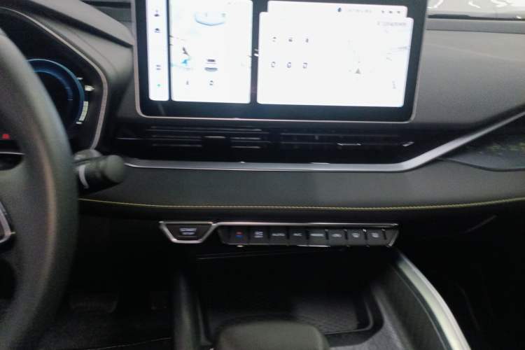 Used Geely Auto Preface 2023 1.5TD Kunlun Edition Audio And AC Panel