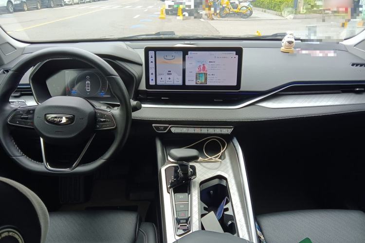 Used Geely Auto Preface 2023 2.0TD Luxury Version Center Console
