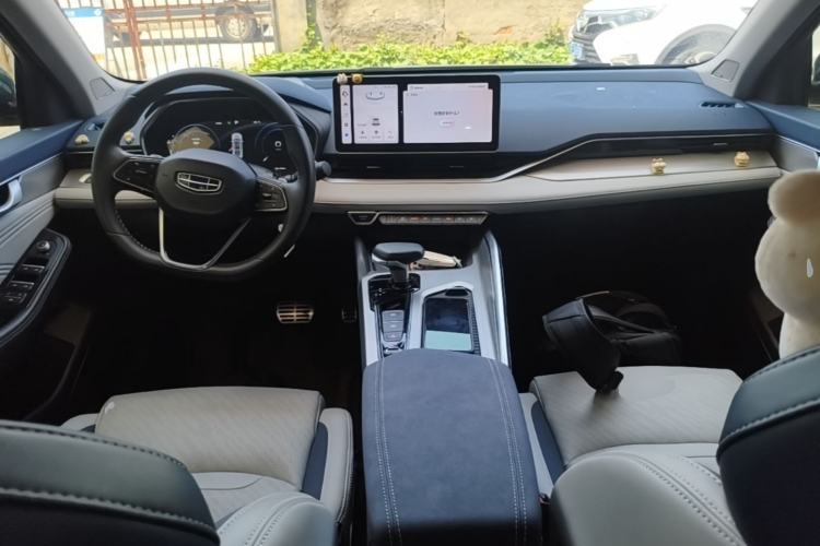 Used Geely Auto Preface 2023 2.0TD Prestige Version Center Console