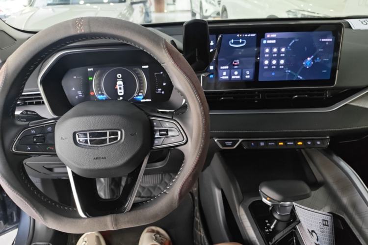 Used Geely Auto Preface 2023 2.0TD Luxury Version Center Console