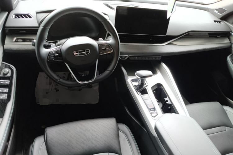 Used Geely Auto Preface 2023 2.0TD "Only This Verdant Green" Edition Center Console