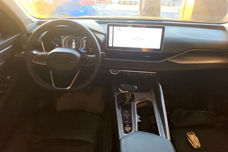 Used Geely Auto Preface 2023 2.0TD Luxury Version Center Console