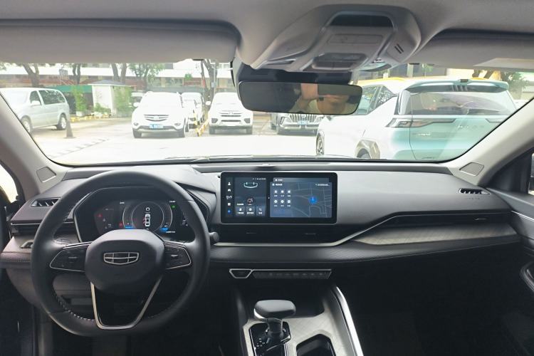 Used Geely Auto Preface 2023 2.0TD Luxury Version Center Console