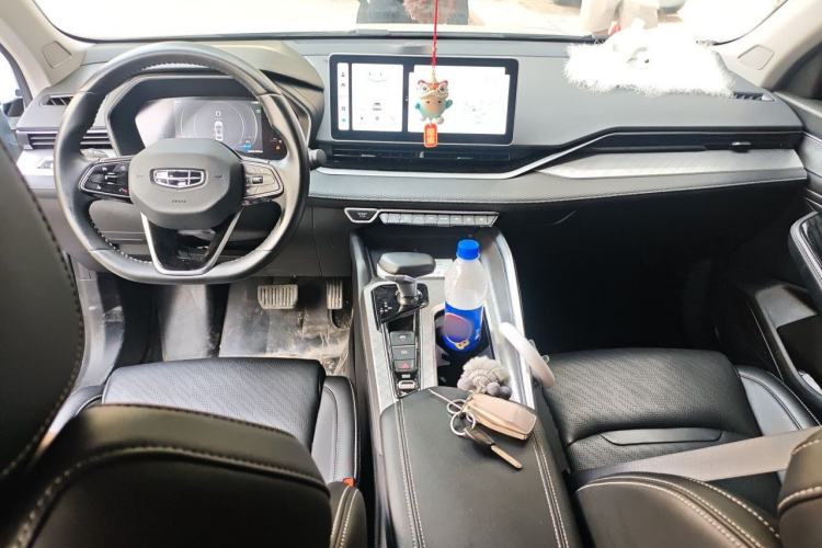 Used Geely Auto Preface 2023 2.0TD Luxury Version Center Console