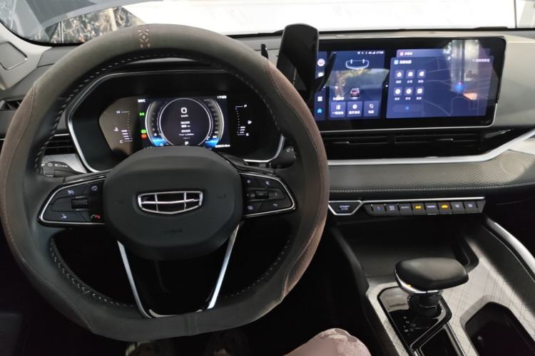Used Geely Auto Preface 2023 2.0TD Luxury Version Center Console