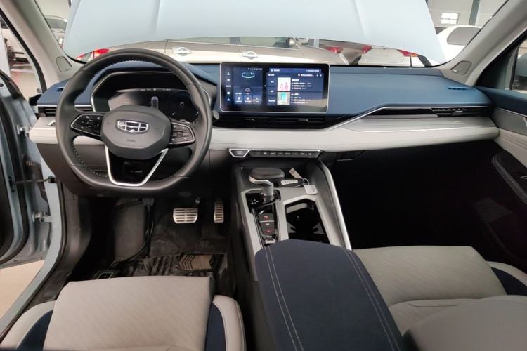 Used Geely Auto Preface 2023 2.0TD Prestige Version Center Console