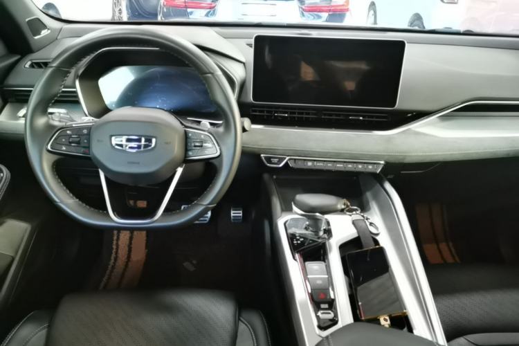 Used Geely Auto Preface 2023 2.0TD "Only This Verdant Green" Edition Center Console