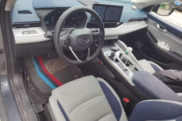 Used Geely Auto Preface 2023 2.0TD Prestige Version Center Console