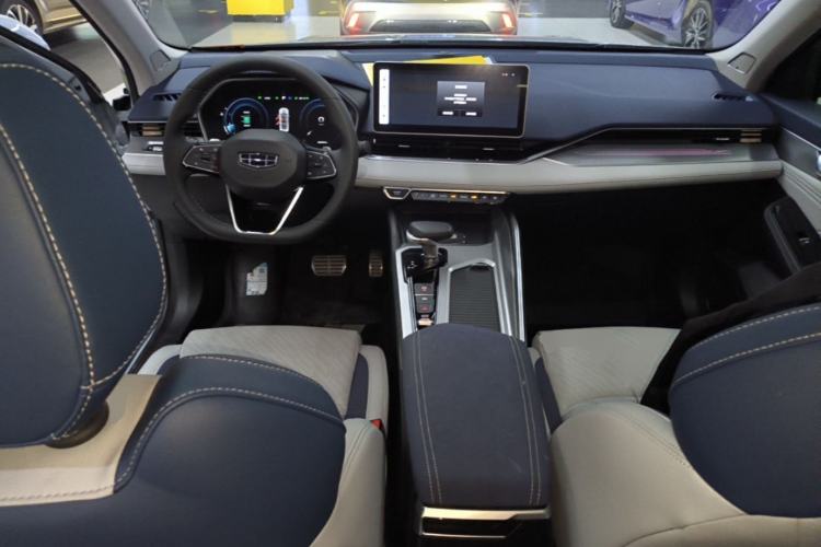 Used Geely Auto Preface 2023 2.0TD Prestige Version Center Console