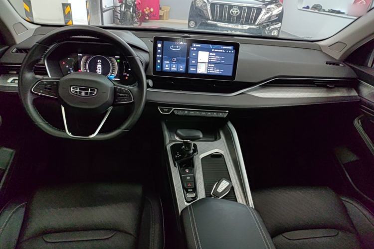 Used Geely Auto Preface 2023 2.0TD Luxury Version Center Console