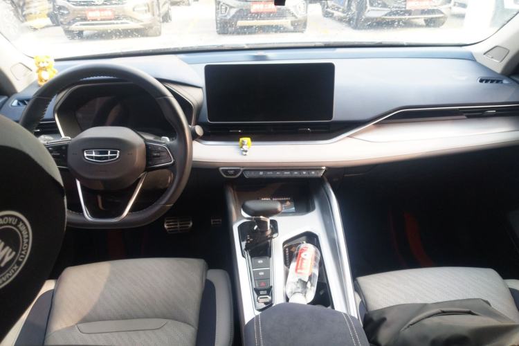 Used Geely Auto Preface 2023 2.0TD Prestige Version Center Console