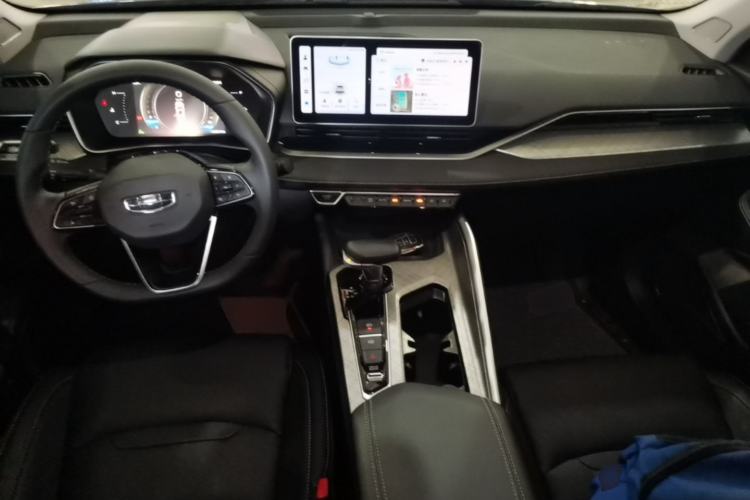 Used Geely Auto Preface 2023 2.0TD Luxury Version Center Console