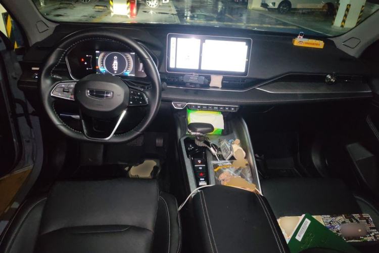 Used Geely Auto Preface 2023 2.0TD Luxury Version Center Console