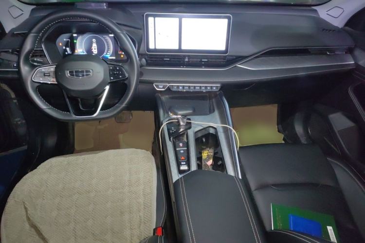 Used Geely Auto Preface 2023 2.0TD Luxury Version Center Console