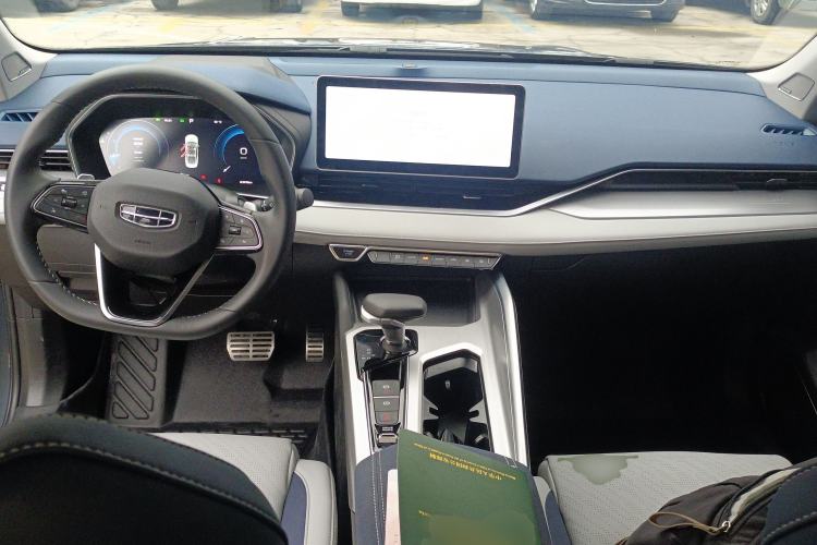 Used Geely Auto Preface 2023 2.0TD Prestige Version Center Console