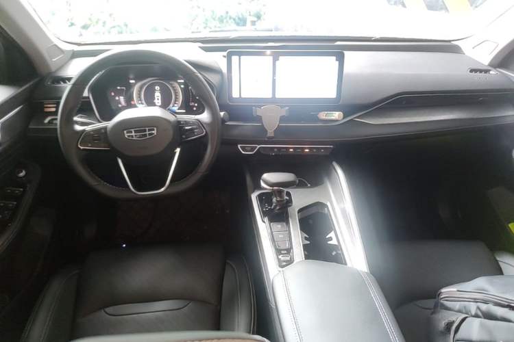 Used Geely Auto Preface 2023 2.0TD Luxury Version Center Console