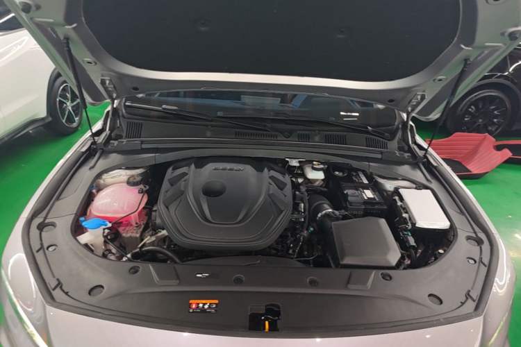 Used Geely Auto Preface 2023 2.0TD Prestige Version Engine Bay