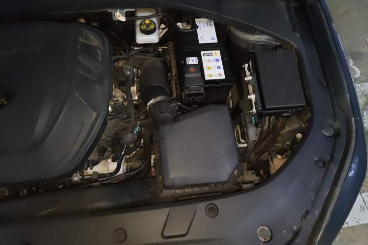 Used Geely Auto Preface 2023 2.0TD Luxury Version Engine Bay Left