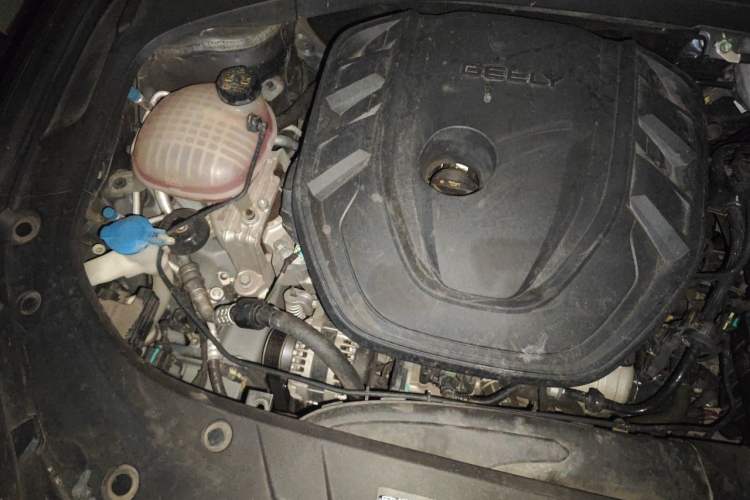 Used Geely Auto Preface 2023 2.0TD Luxury Version Engine Bay Right