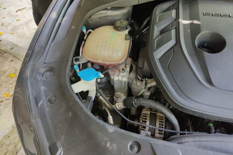 Used Geely Auto Preface 2023 2.0TD Luxury Version Engine Bay Right