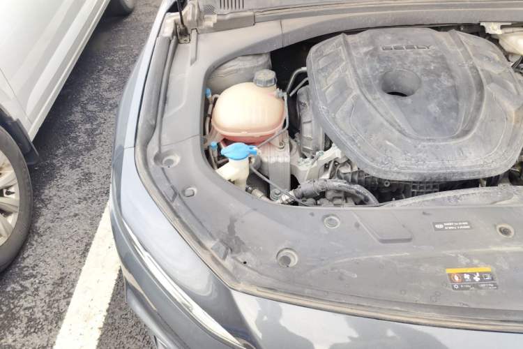 Used Geely Auto Preface 2023 2.0TD Prestige Version Engine Bay Right