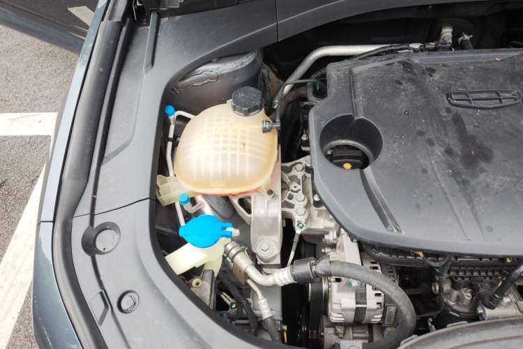 Used Geely Auto Preface 2023 1.5TD Fuyao Version Engine Bay Right