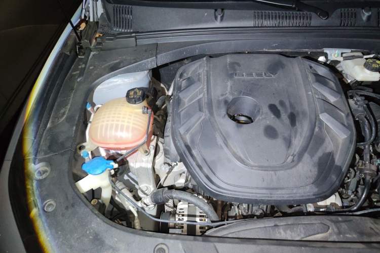 Used Geely Auto Preface 2023 2.0TD Luxury Version Engine Bay Right