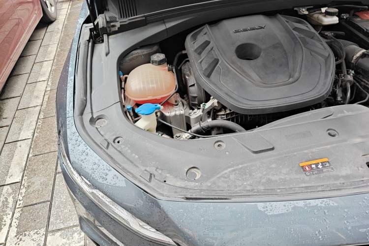 Used Geely Auto Preface 2023 2.0TD Prestige Version Engine Bay Right