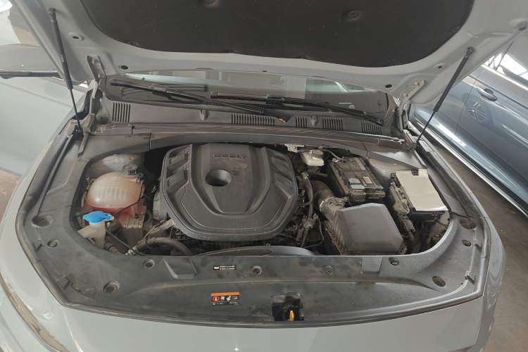 Used Geely Auto Preface 2023 2.0TD Prestige Version Engine Bay