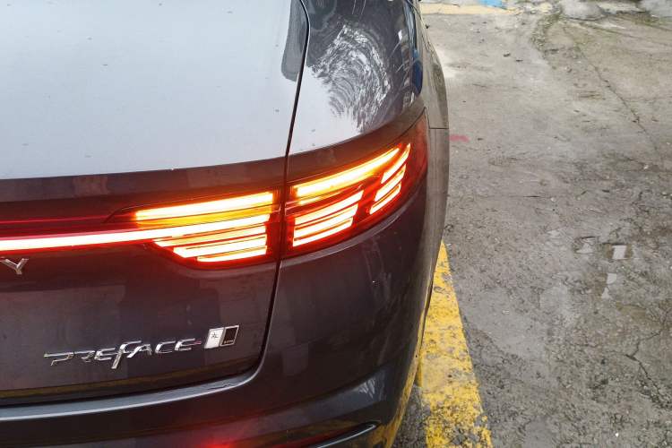 Used Geely Auto Preface 2023 2.0TD Prestige Version Exterior 3