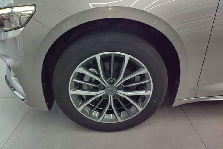 Used Geely Auto Preface 2023 2.0TD Luxury Version Exterior 4