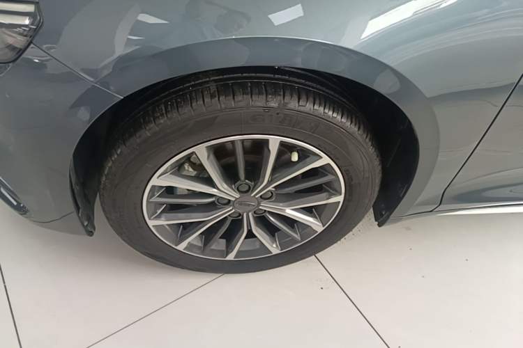 Used Geely Auto Preface 2023 2.0TD Luxury Version Exterior 4