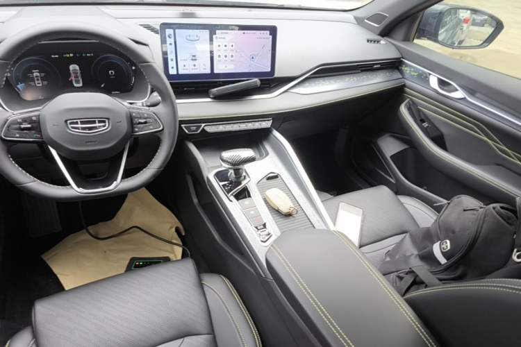 Used Geely Auto Preface 2023 1.5TD Kunlun Edition Gear Lever
