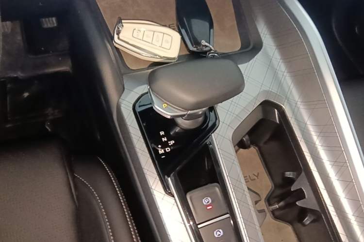 Used Geely Auto Preface 2023 2.0TD Luxury Version Gear Lever