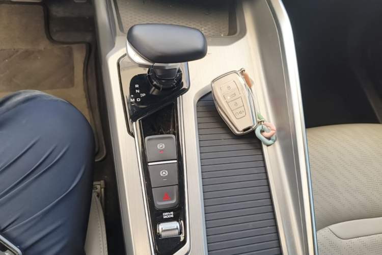 Used Geely Auto Preface 2023 2.0TD Prestige Version Gear Lever