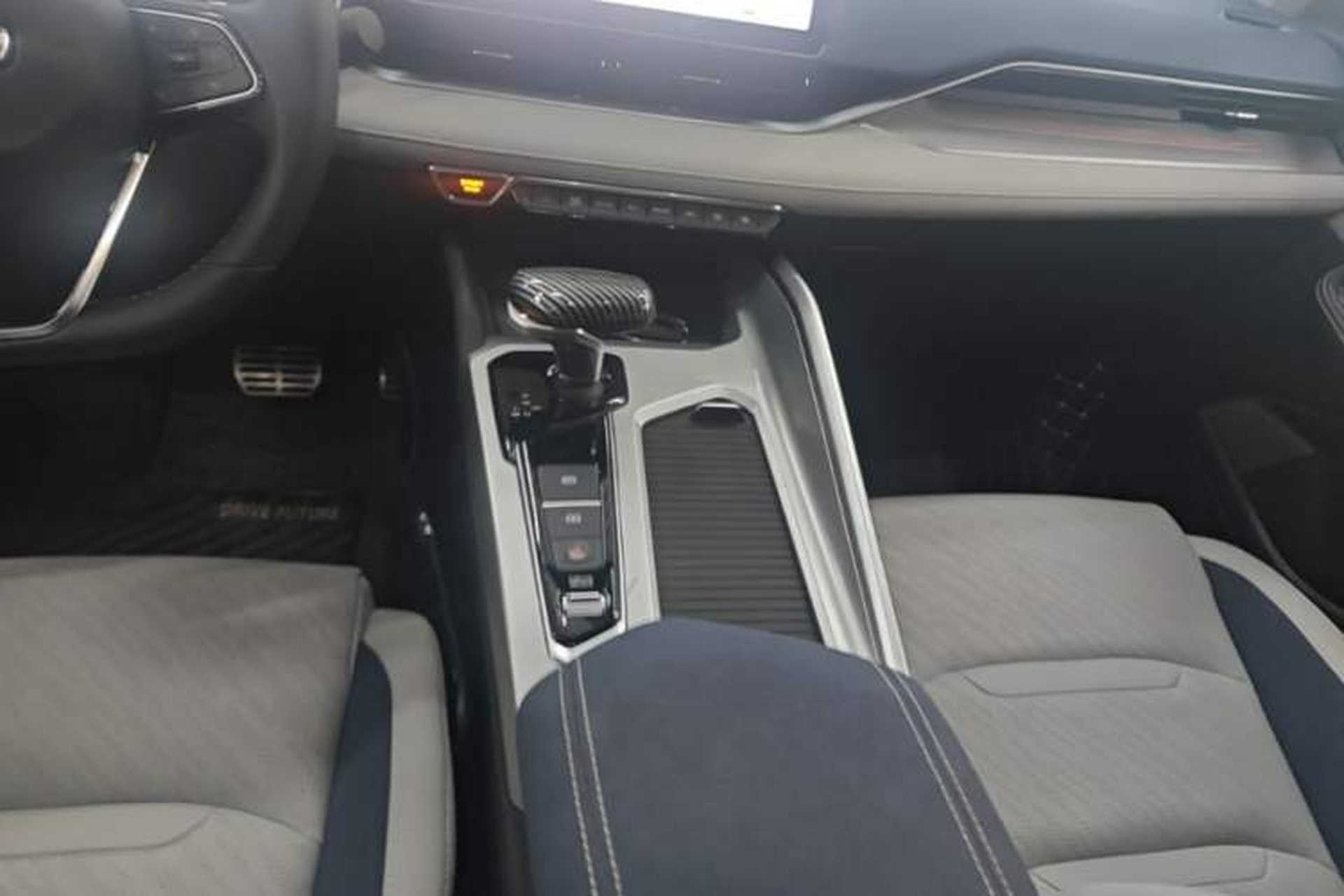 Used Geely Auto Preface 2023 2.0TD Prestige Version Gear Lever