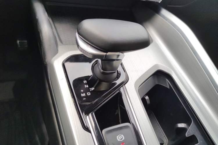 Used Geely Auto Preface 2023 2.0TD Prestige Version Gear Lever