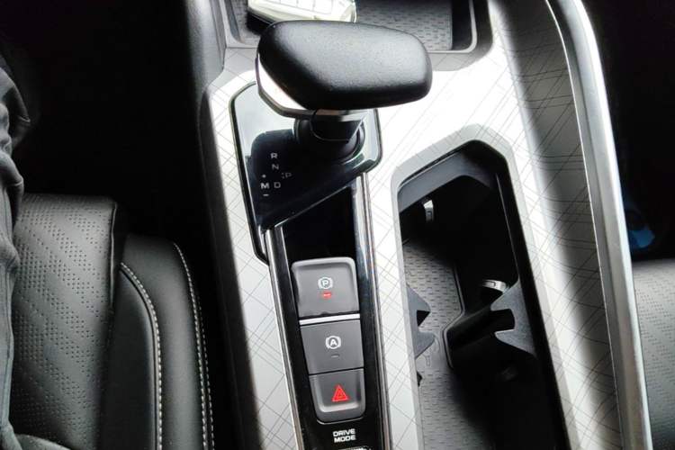 Used Geely Auto Preface 2023 2.0TD Luxury Version Gear Lever