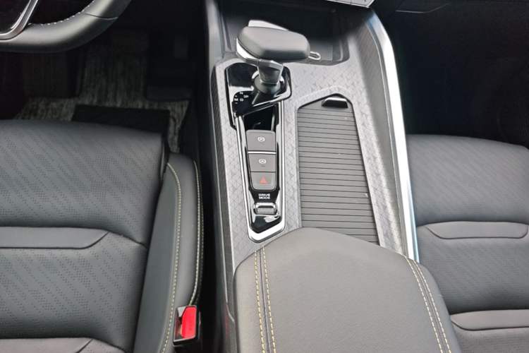 Used Geely Auto Preface 2023 1.5TD Kunlun Edition Gear Lever