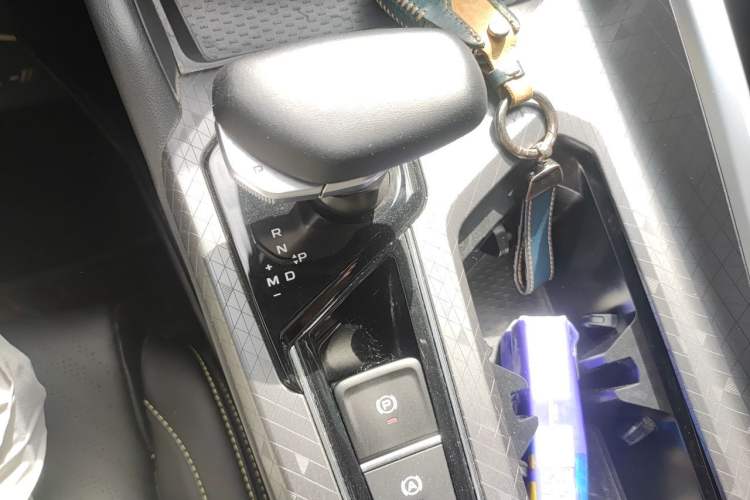 Used Geely Auto Preface 2023 1.5TD Fuyao Version Gear Lever