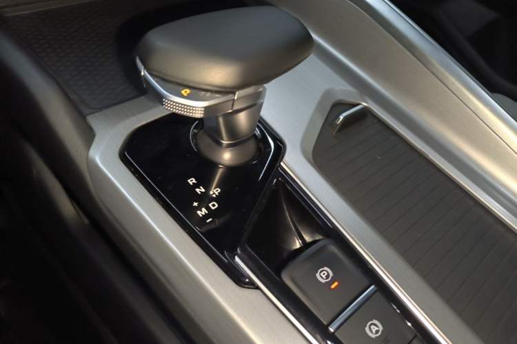Used Geely Auto Preface 2023 2.0TD Prestige Version Gear Lever