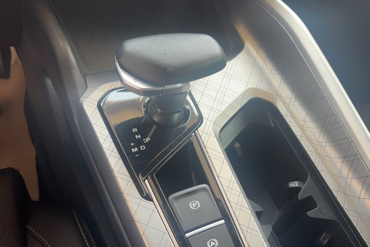 Used Geely Auto Preface 2023 2.0TD Luxury Version Gear Lever